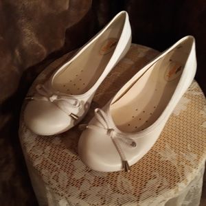 White safe t step flats
